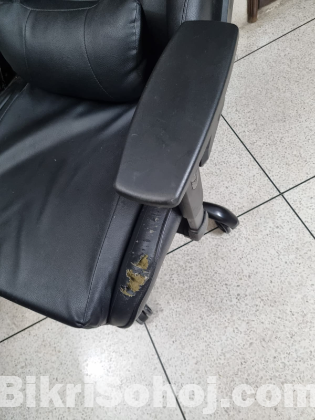 Gaming chair